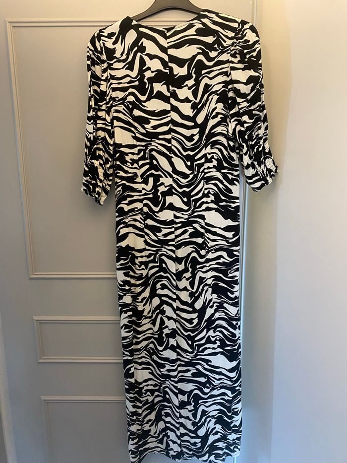 Robe élégante - photo numéro 2