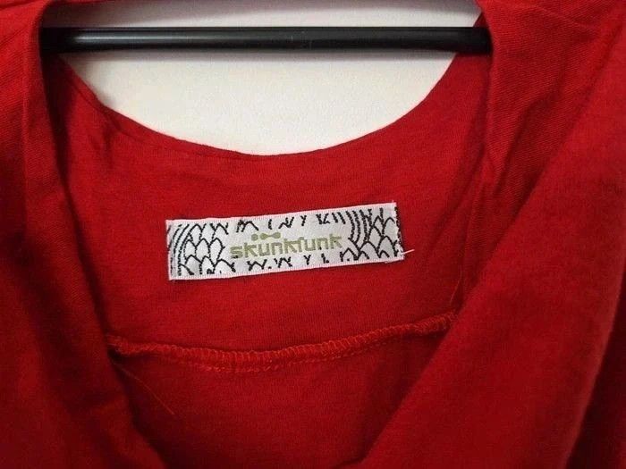Tee-shirt rouge Skunkfunk taille 2 - photo numéro 2