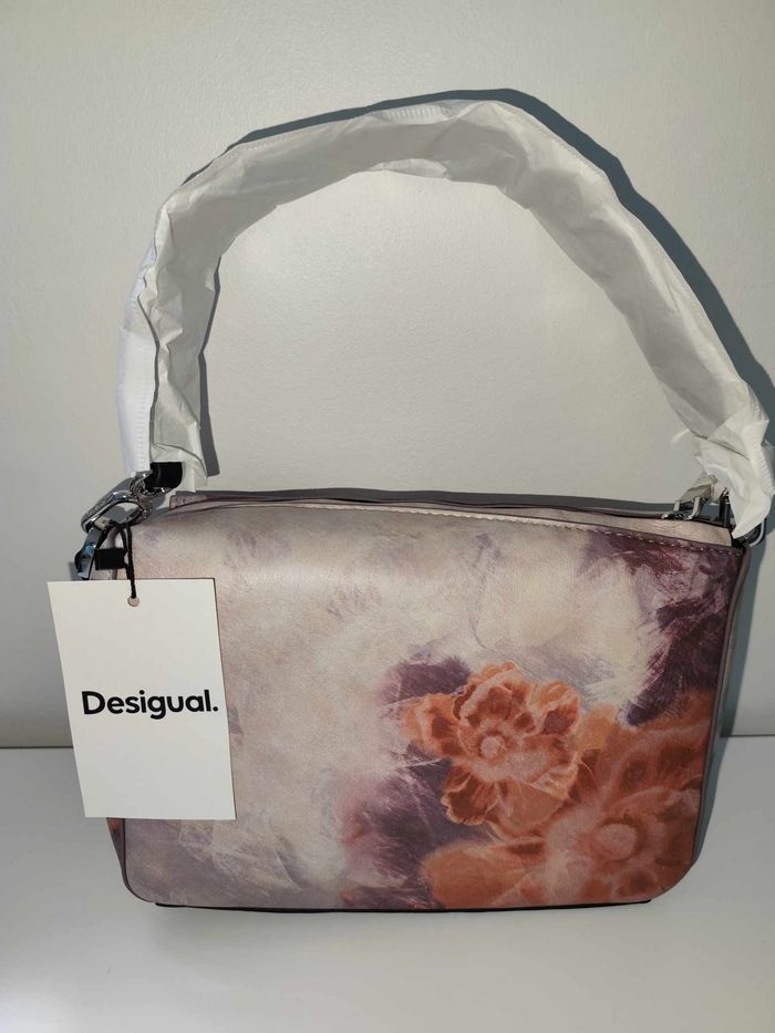 Sac porté épaule ou main Desigual , neuf avec étiquette - photo numéro 2