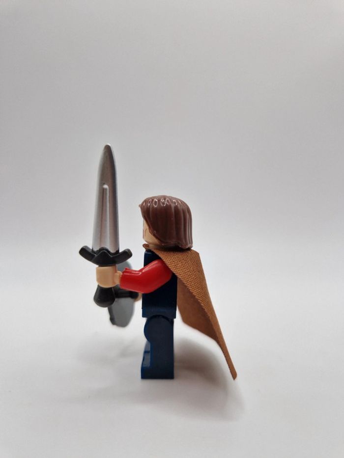 Figurine type lego Boromir seigneur des anneaux / hobbit - photo numéro 2