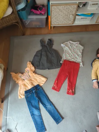 Lot vêtements fille 4 ans