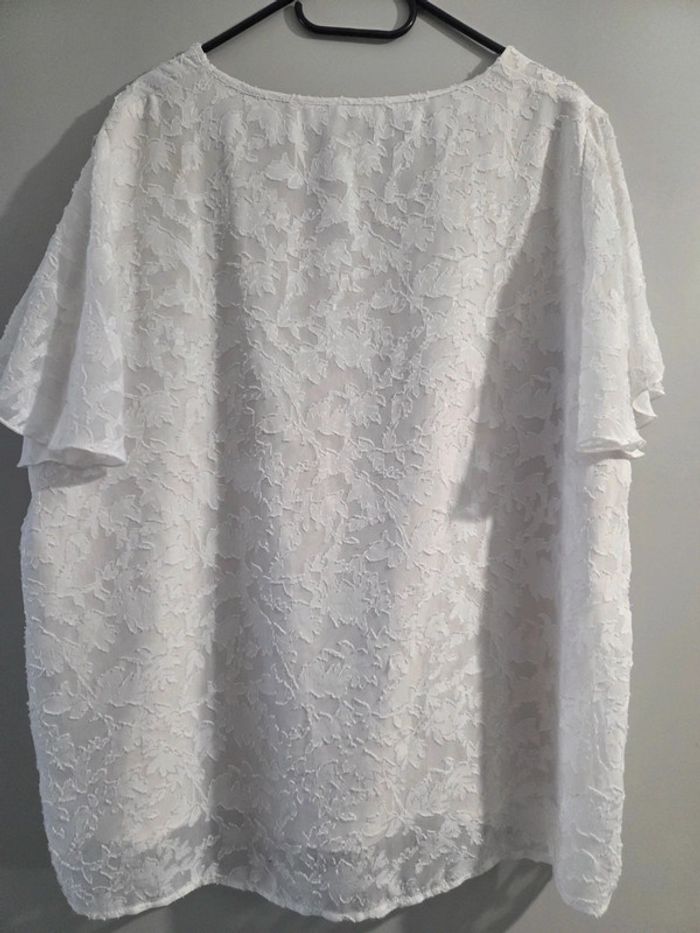 T-shirt blanc avec broderie transparente - photo numéro 5