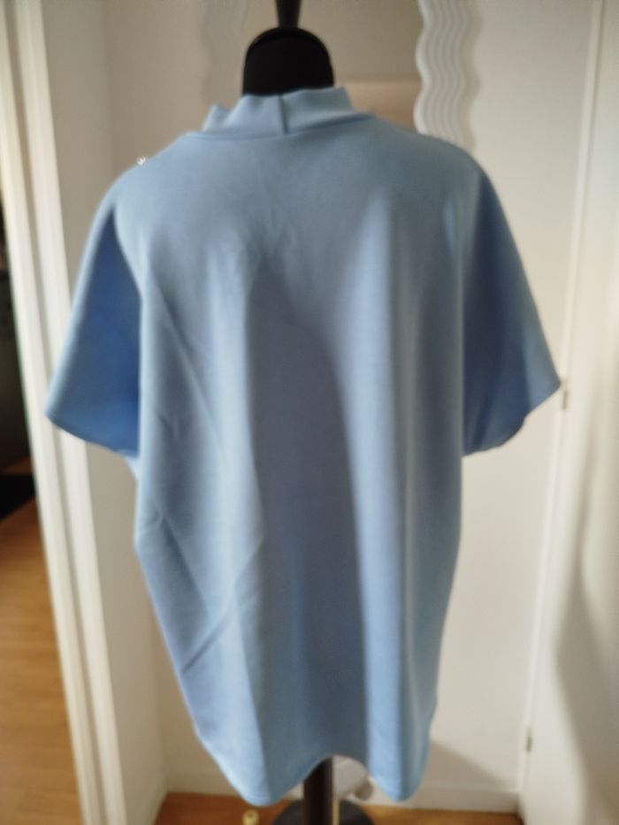 Haut bleu ciel - photo numéro 2