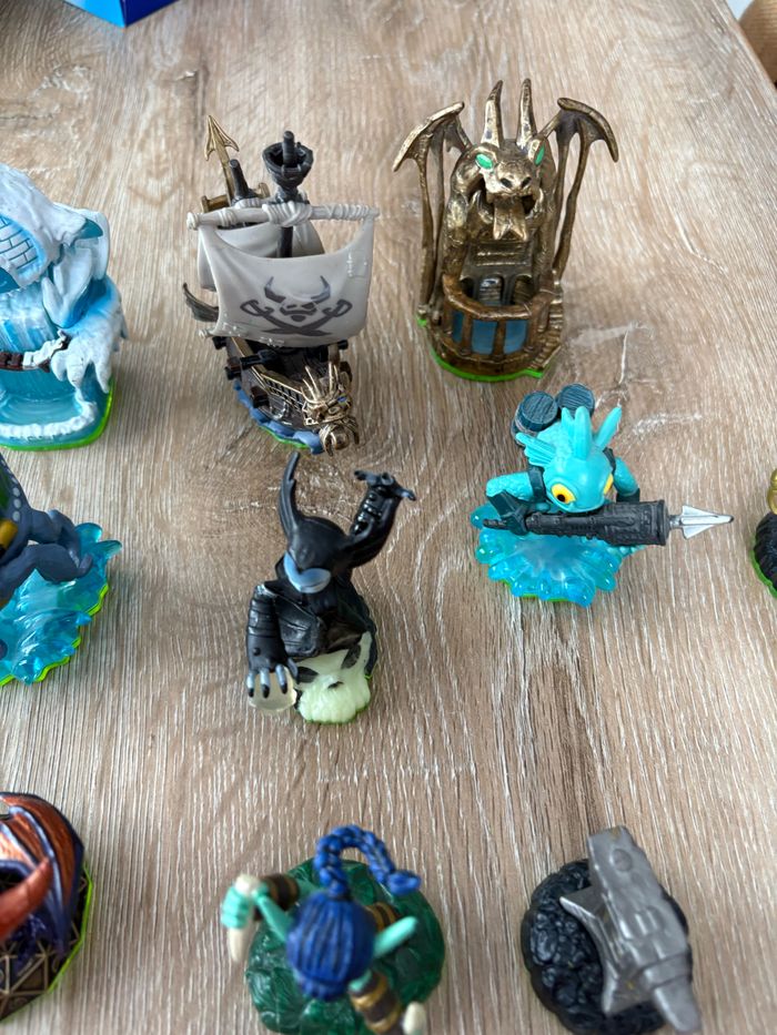 Lot de 18 figurines skylanders spyro’s adventure + jeu nintendo wii. - photo numéro 8