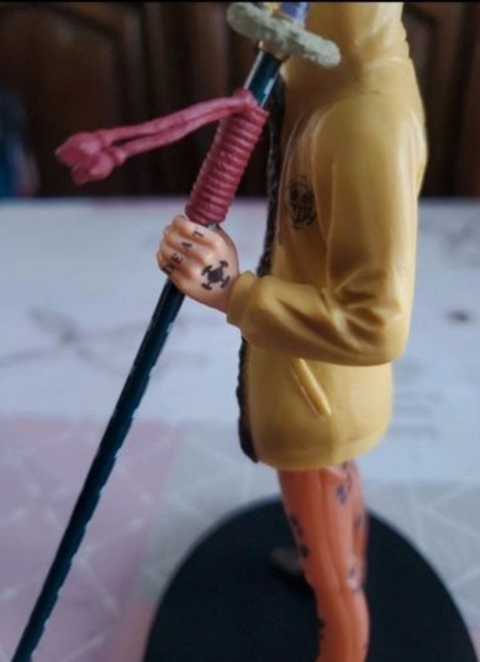 Figurine one piece trafalga law officielle - photo numéro 6