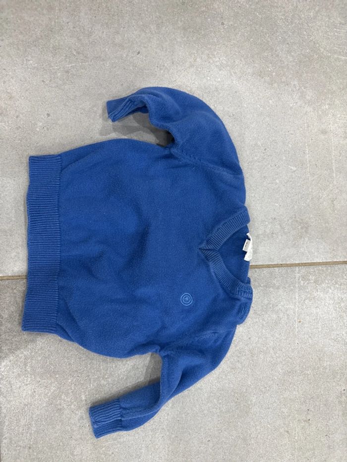 Pull V bleu