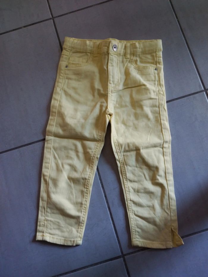 Pantacourt neuf juste lavé taille 5 ans fermeture pression