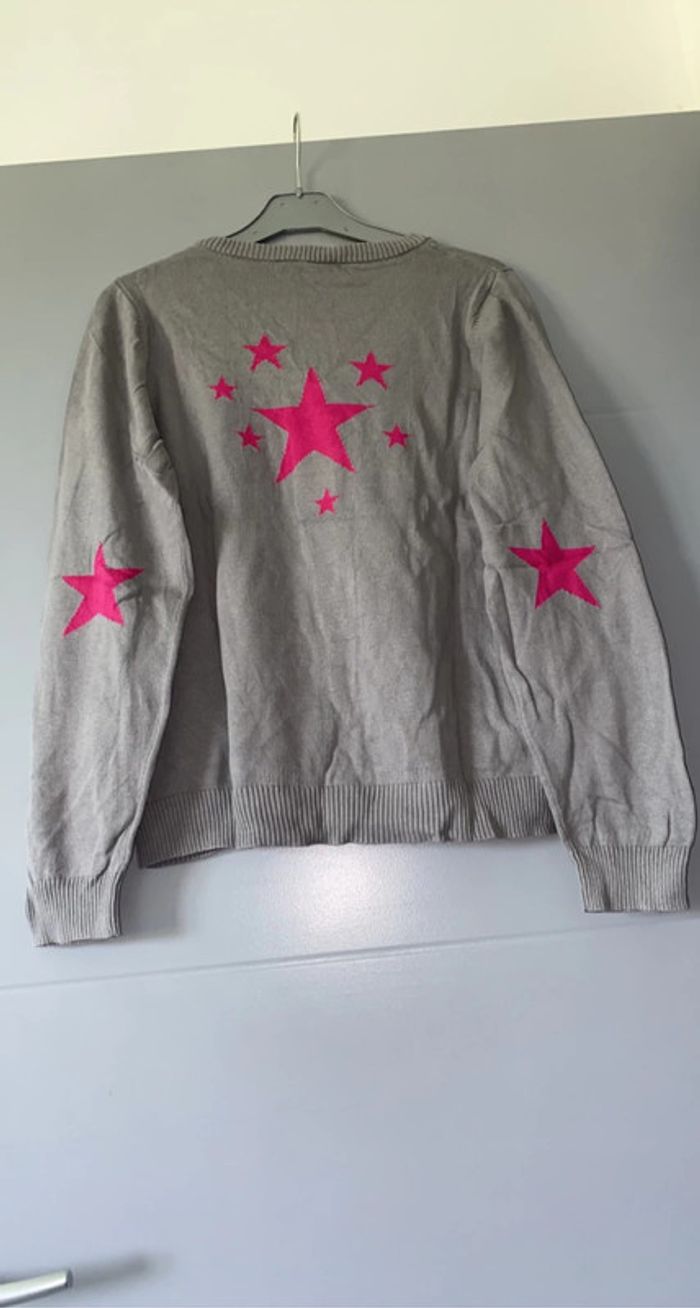 Pull en laine gris et rose - photo numéro 2