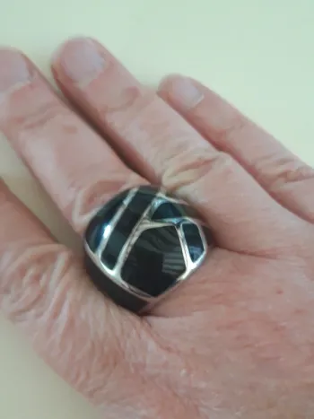 Jolie bague fantaisie argentée et noire 60