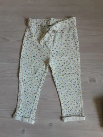 Pantalon legging fleurs T. 2 ans