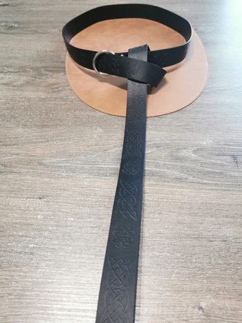 Ceinture de style médiéval motifs celtiques noire