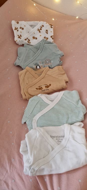 Lot bodys naissance