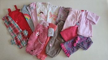 Lot de 17 vêtements + 1 paire de chaussettes offerte 12 mois 👧