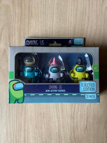 Lot de 3 figurine Among us ejected édition toikido 
Couleurs : bleu, gris et jaune
Neuf