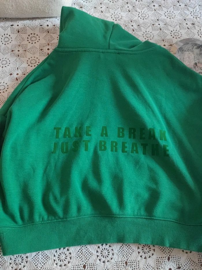 Pull taille S - photo numéro 2