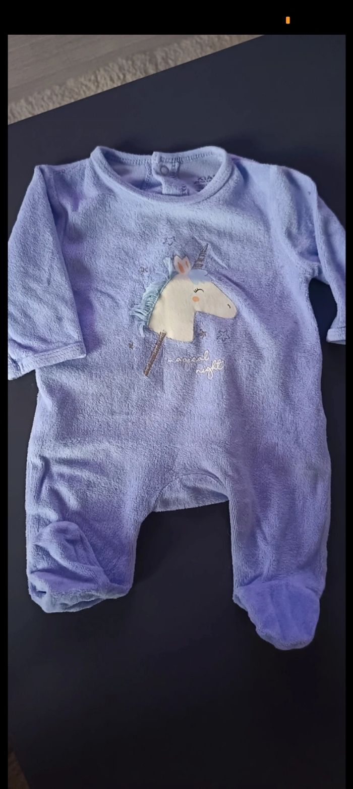Lot pyjama 1 mois - photo numéro 2