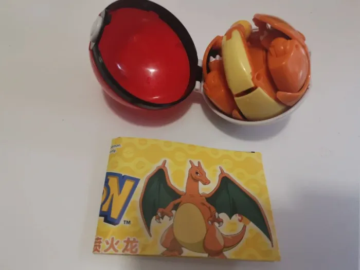 Figurine dracaufeu avec pokeball 11x16cm - photo numéro 5