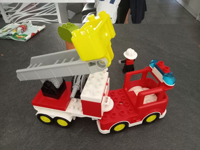 Lego Duplo camion de pompiers - photo numéro 3