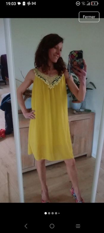 Robe fluide 38 jaune moutarde dentelée c80