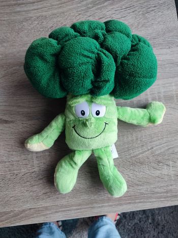 Légume brocolis peluche
