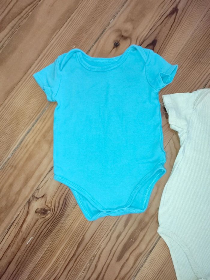 Lot bodies manches courtes - photo numéro 2