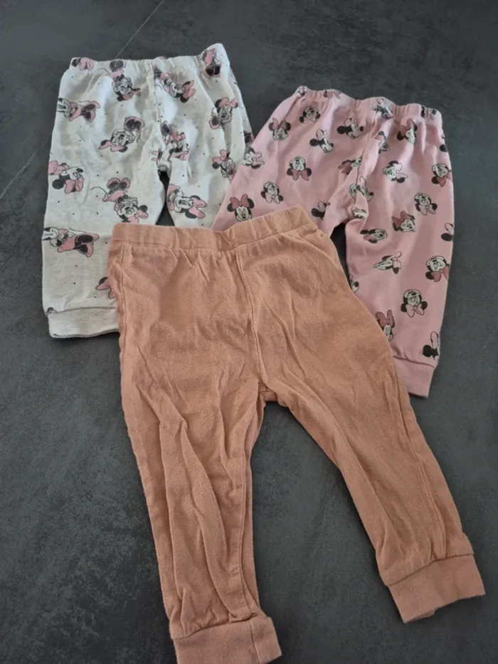 3 pantalons 6/9Mois