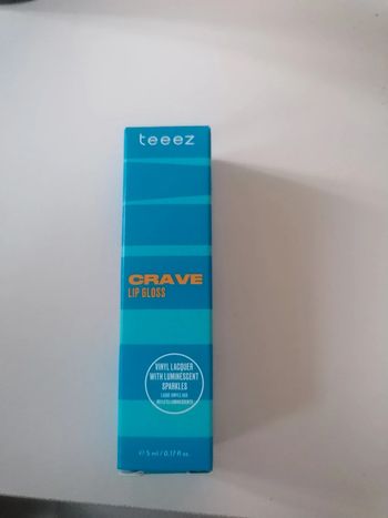 Brillant à lèvres crave. Marque teeez