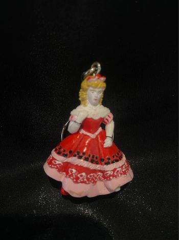 Porte-clefs poupée style folklorique