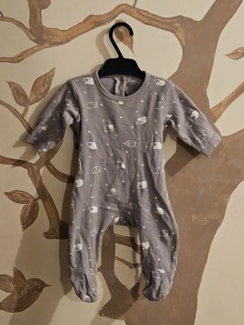 Combinaison grise naissance bébé dors bien