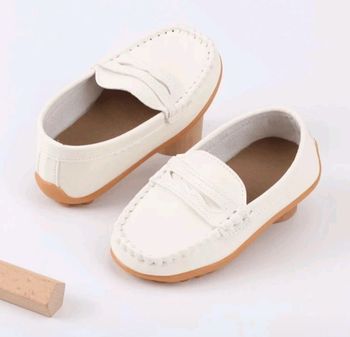 Mocassins neuf taille 22-23