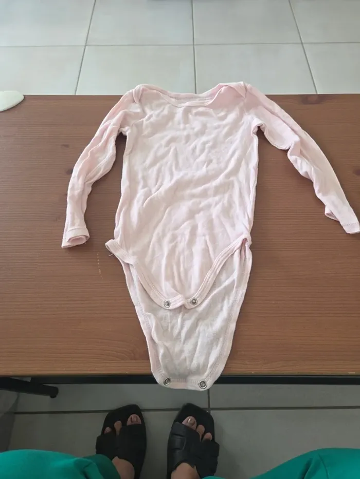 Lot bodies manches longues 23 mois - photo numéro 2