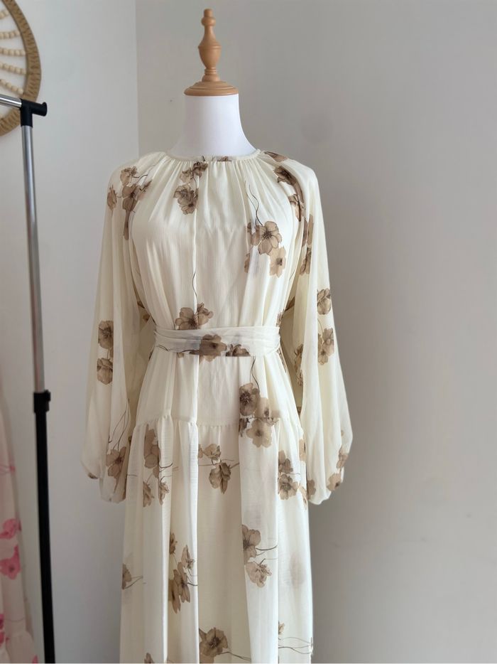 Robe fleurie camel - photo numéro 6