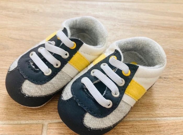 Lot de chaussures bébé 0 a 6 mois - photo numéro 5