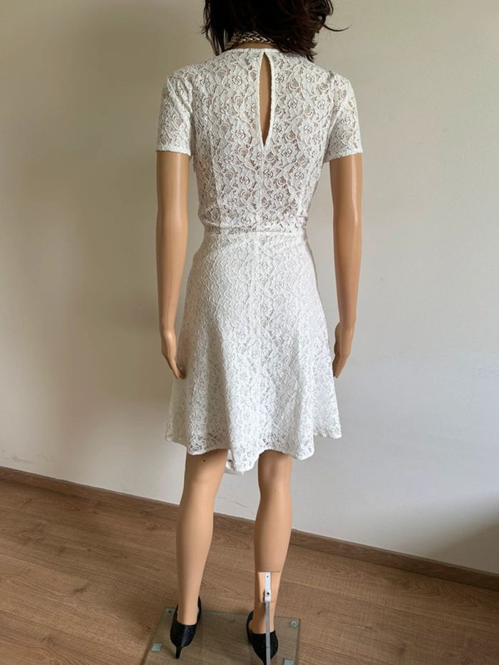 Robe blanche en dentelle Only taille 36 jamais portée - photo numéro 9