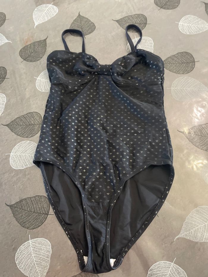 Maillot de bain noir avec étoiles grises 10 ans Kiabi