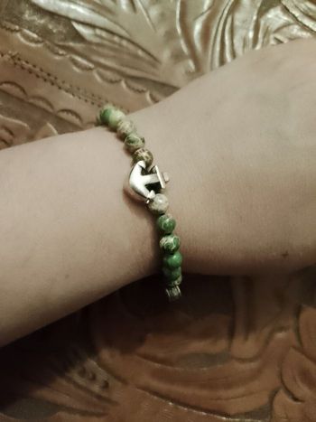 bracelet en agates vertes impériales et argent tibétain.