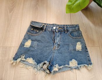 Short en jean troué