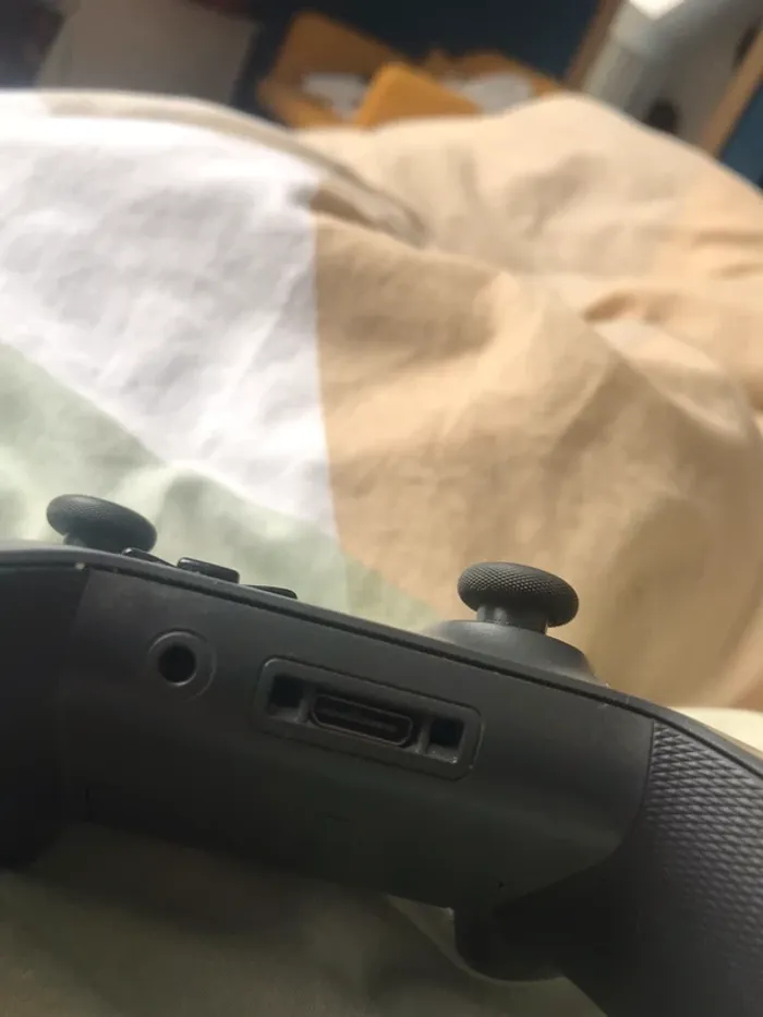 Manette xbox one collector spécial patrol tech - photo numéro 3