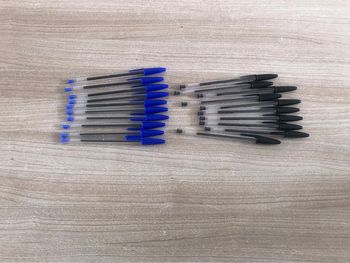 Lot 20 stylos bic bleu et noir