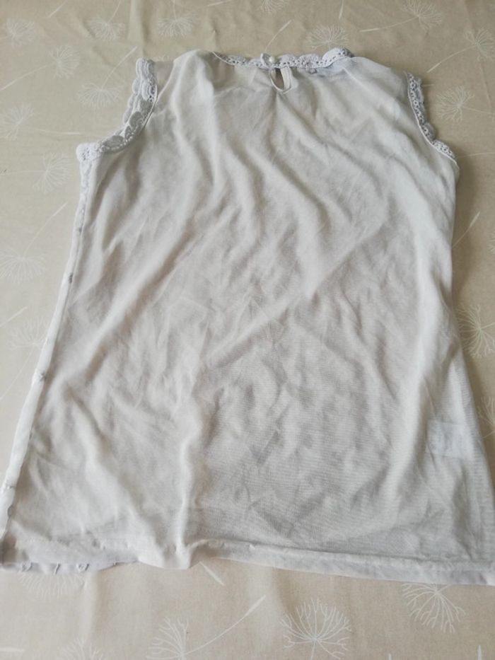 Débardeur écru dentelle sur le devant et transparent derrière taille M - photo numéro 4