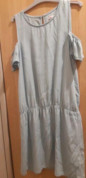 Robe épaules dénudées