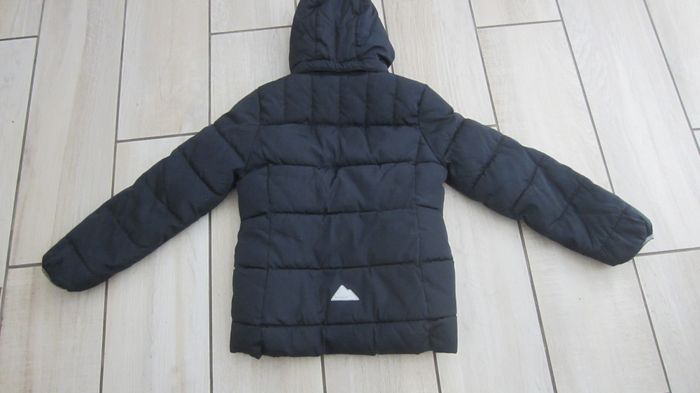 Blouson/doudoune a capuche 10 ans - photo numéro 9
