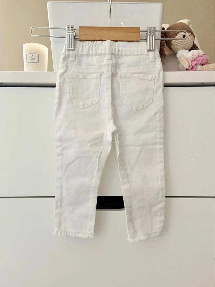 Jean - blanc Primark 👧🏼 12 mois (80 cm) - photo numéro 2