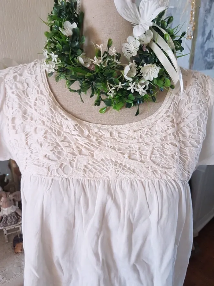 Robe blanche cassé broderie Toumai T 38 Neuve