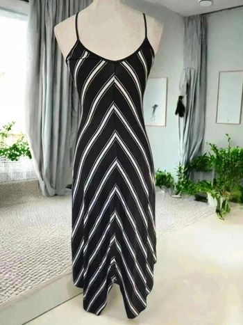 Robe a bretelles noir et blanche 🌹TU🌹