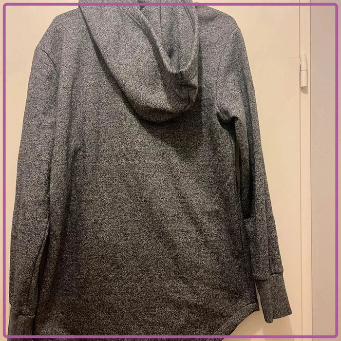 Pull à capuche et poche, marque H&M, taille xs - photo numéro 4