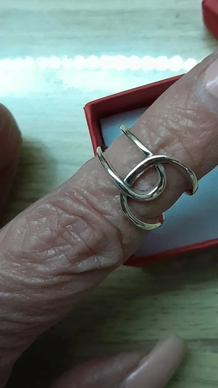 Bague noeuds entrelacés, couleur argentée, réglable - photo numéro 4