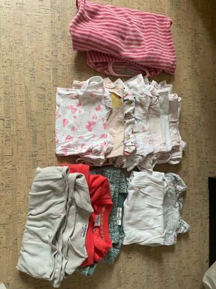 Lot bodys, pyjama, gilets