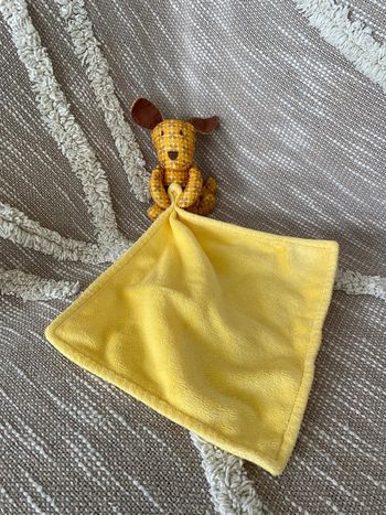 Peluche doudou mouchoir 18cm pommette chien orange marron et jaune très bon état