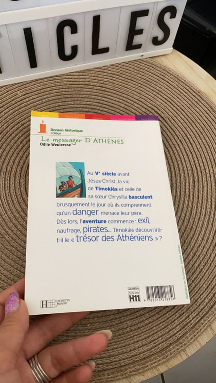 Livre « le messager d’Athenes » de Odile Weulersse - photo numéro 2